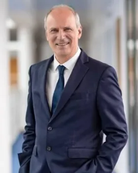 Page groupe → gouvernance→ jacques Verlingue